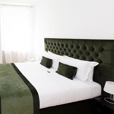 Home At Rome St. Peter Guest House エクステリア 写真